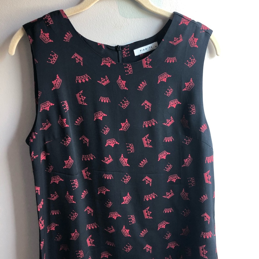Silk stretch shell with crowns ** measurements added**